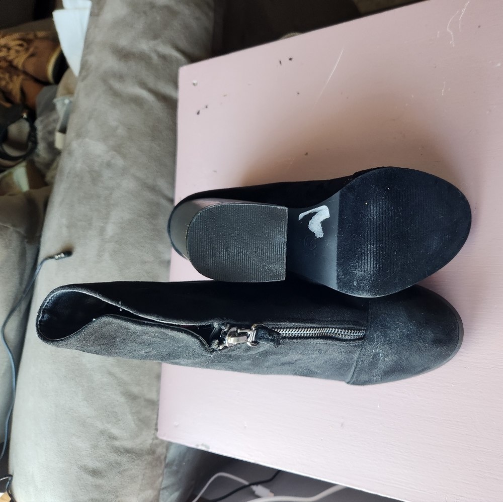 Black Catherine ankle boots 6 1/2